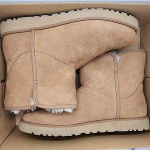 UGG - Classic Mini Boot